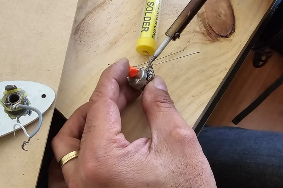 Cambio capacitor pote de tono